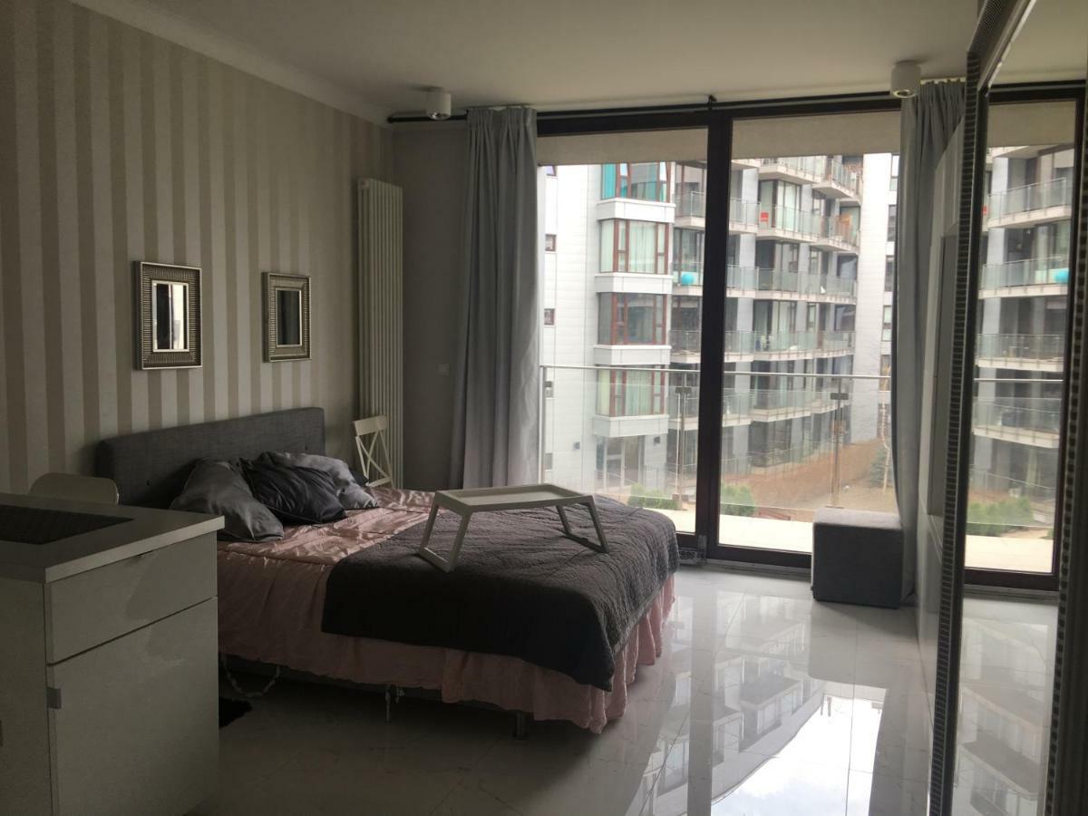 Studio Flat Triton Park Varsavia Esterno foto